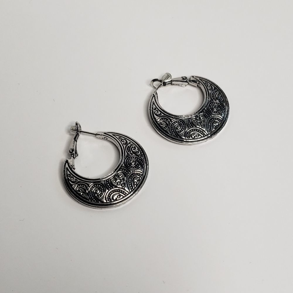 Fashion Jewelry - Picture 2 of 2